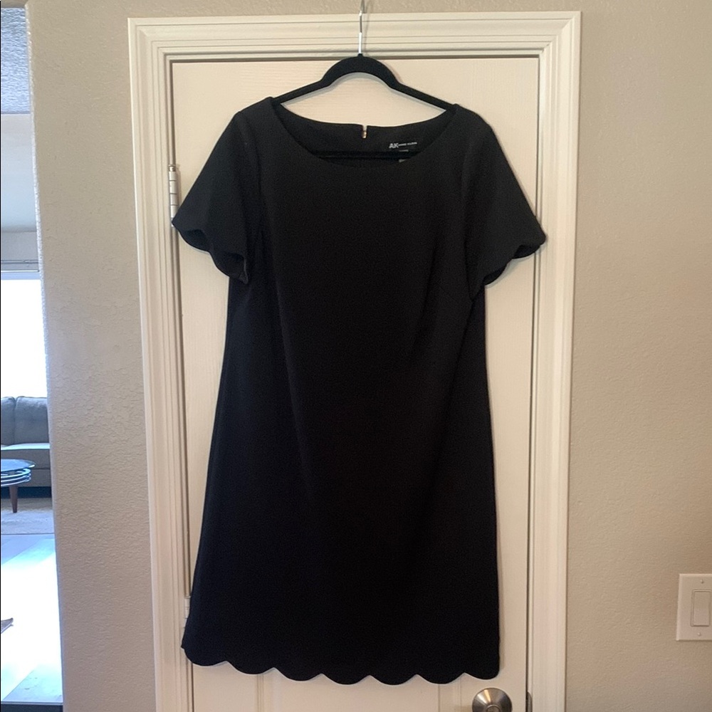 Anne Klein Black Sheath Dress with Short Sleeves for Casual Work